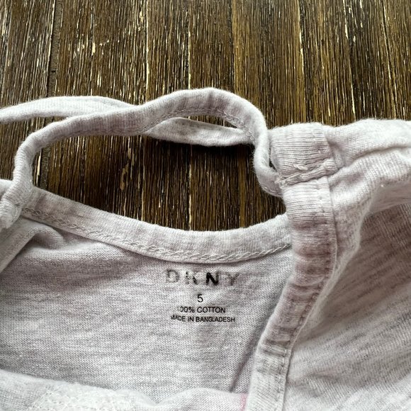 Little Girls Light Gray sequin DKNY t-shirt tee top size 5 - Picture 2 of 2